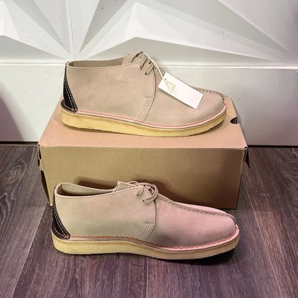 Clarks Men's Beige Suede Desert Trek Chukka Boots in sand suede sz 11.5